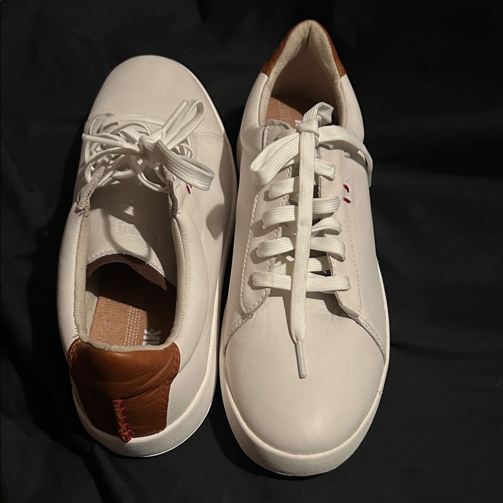 Kodiak White and Brown Casual Sneakers